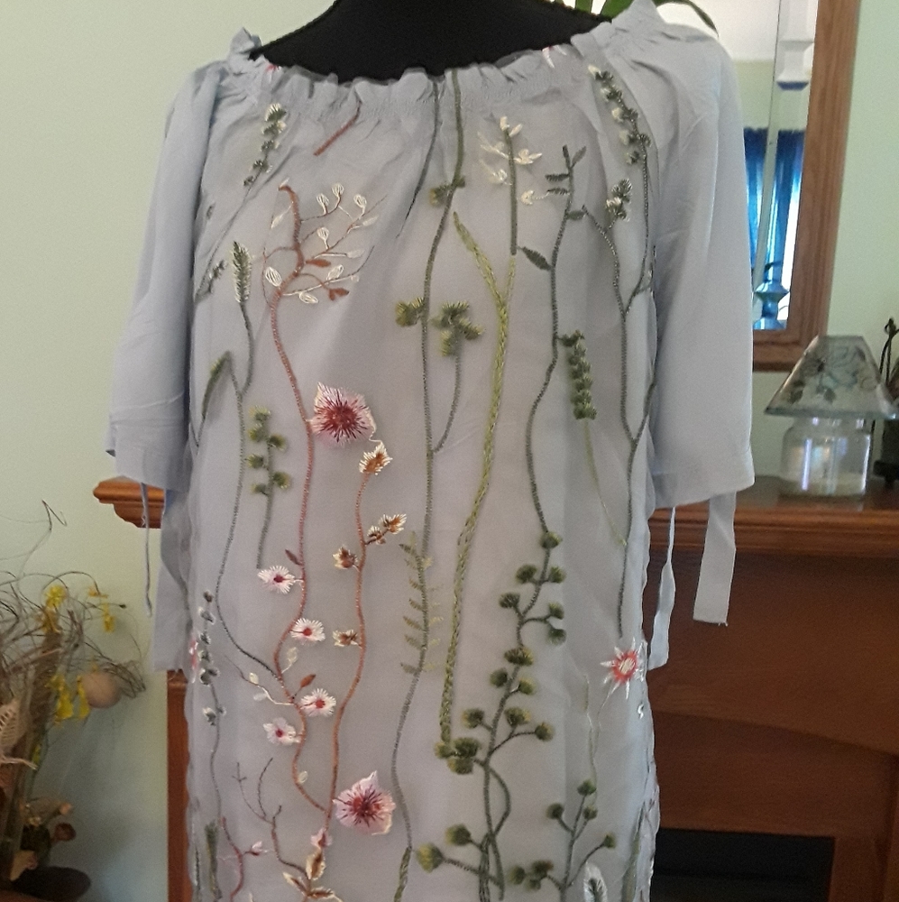 Woman's Embroidery Blouse Size XL